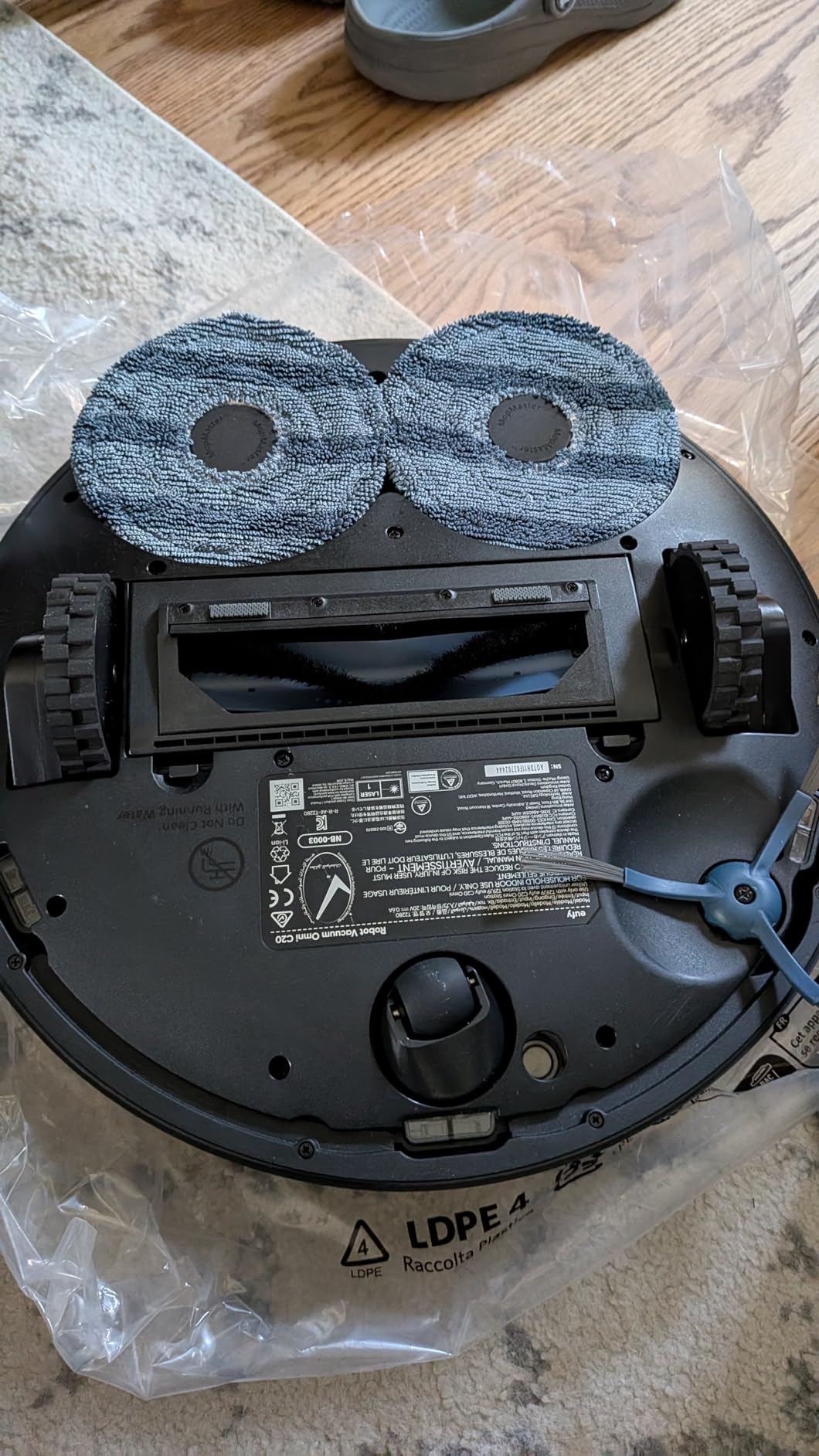 Owner photo of Omni C20 underside with mop pads